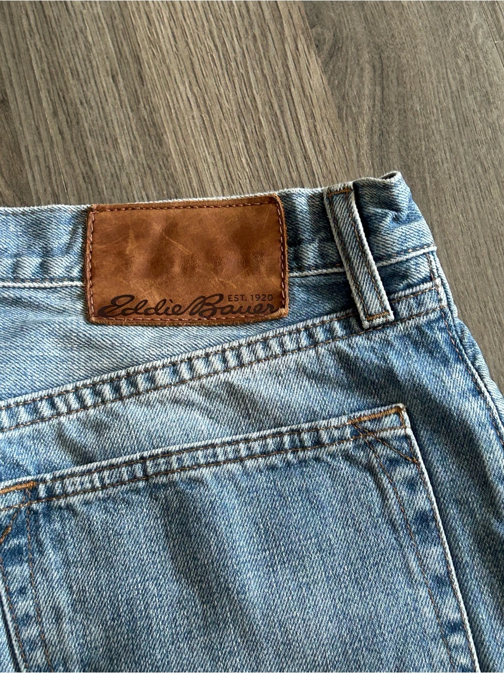 Light wash blue denim jeans - Picture 5 of 8